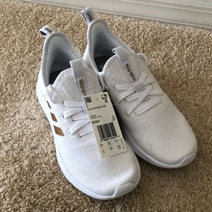 Adidas Women’s NWT cloudfoam size 6